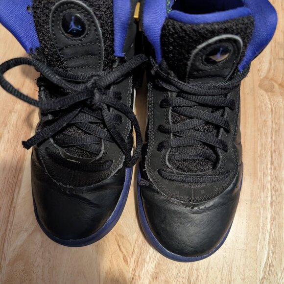 used kids jordan sneakers - Picture 3 of 6